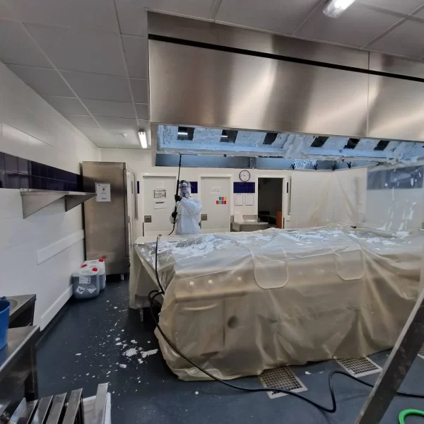 desinfección sala hospital